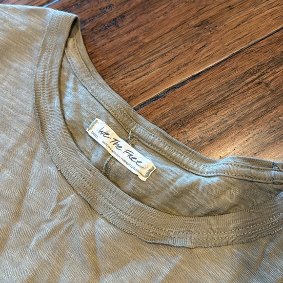 Free People Bundle!
Beginners Luck Slouch Shorts and 2 shirts! - Picture 12 of 12